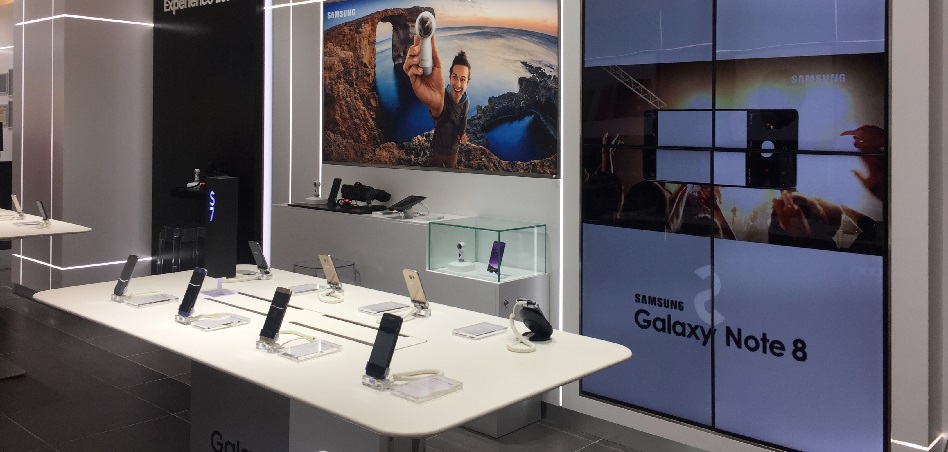 Samsung sube la persiana de su primera tienda oficial en Tenerife